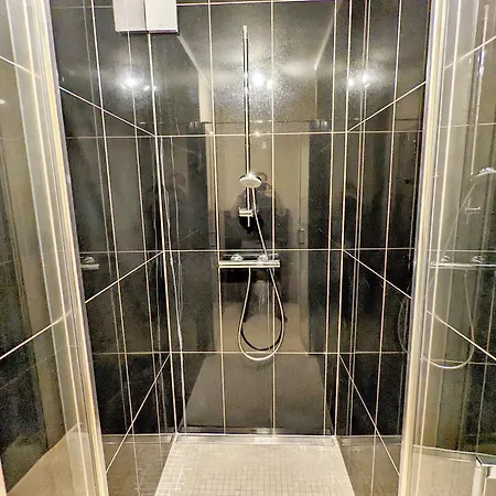Апартаменты 2bedroom + 2bathroom With Garage In Lux